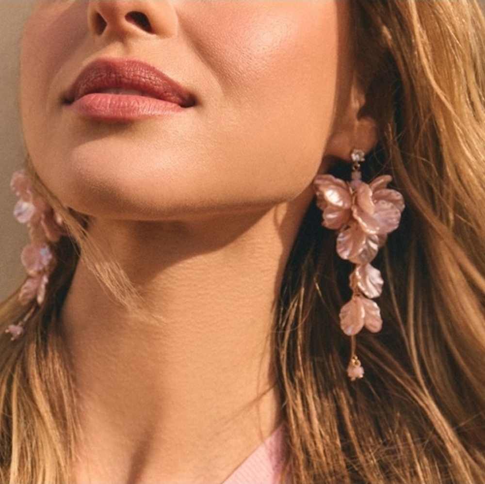 💜▪️Atterri ▪️Purple  Floral Irridescent Cascading  Drop Flower Earrings